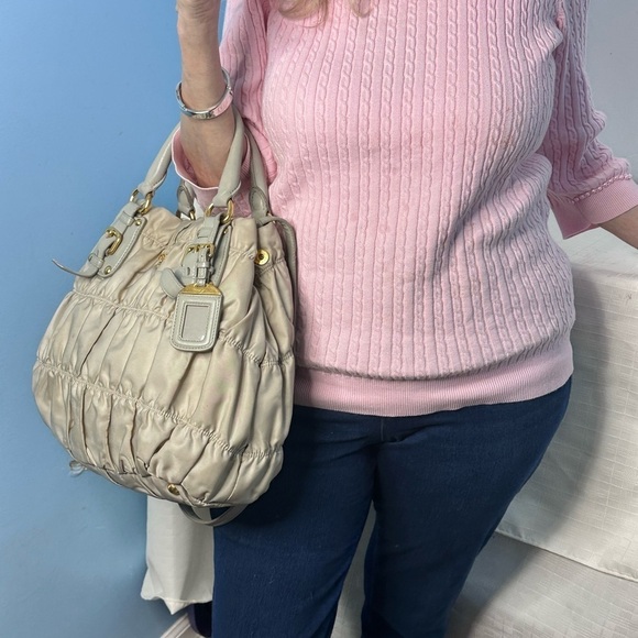 Prada Tessuto Gaufre Satchel in pale Grey/ Gold - Picture 15 of 17